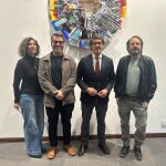 La directora del Instituto de Cultura Juan-Gil Albert de Alicante, Cristina Mart&iacute;nez, con Pablo Mas, uno de los premiados, el diputado de Cultura, Juan de Dios Navarro, y Ad&aacute;n Aliaga, el otro director premiado 