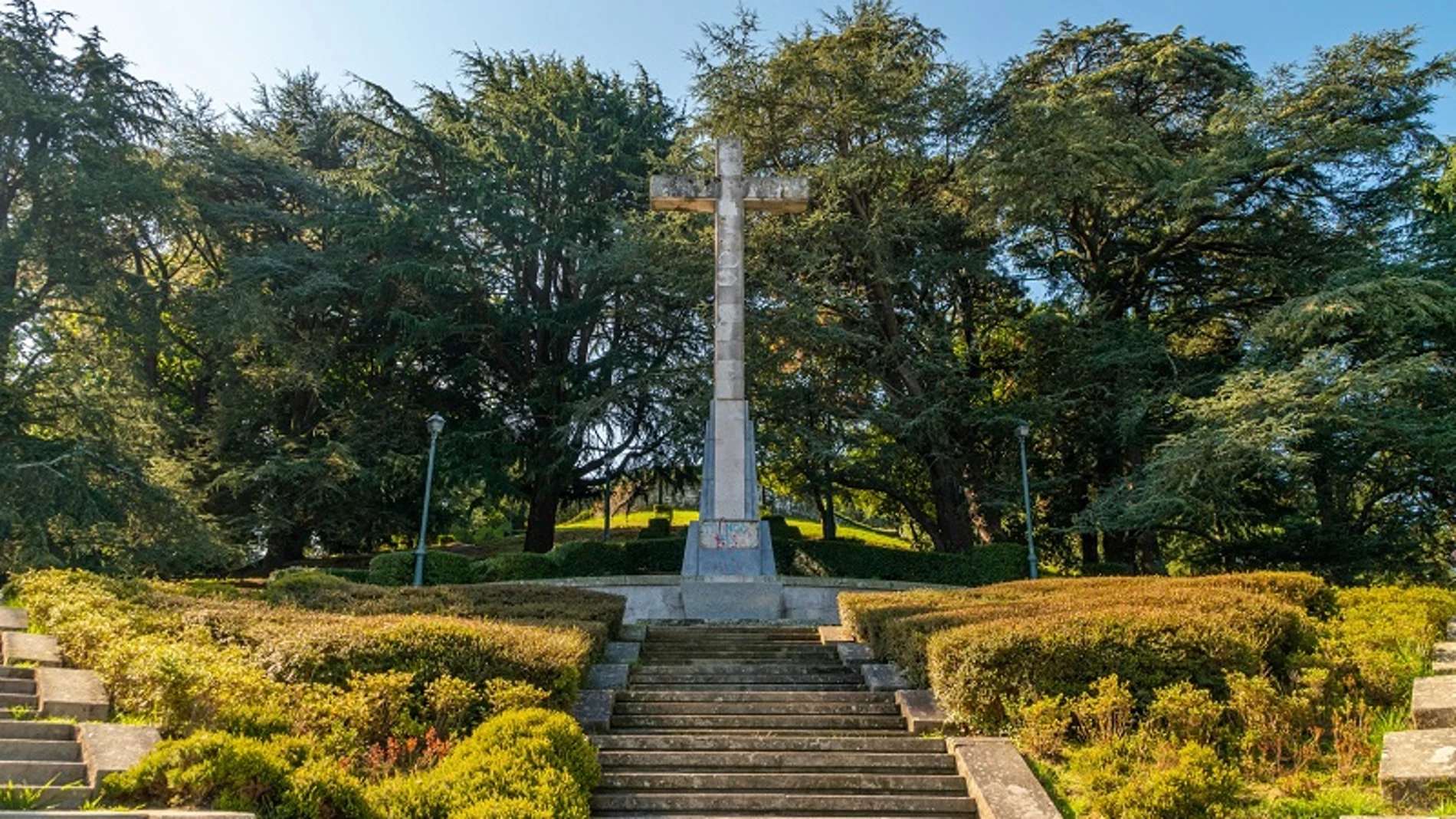 Así es la emblemática cruz de Vigo que los nacionalistas quieren retirar por considerarla franquista