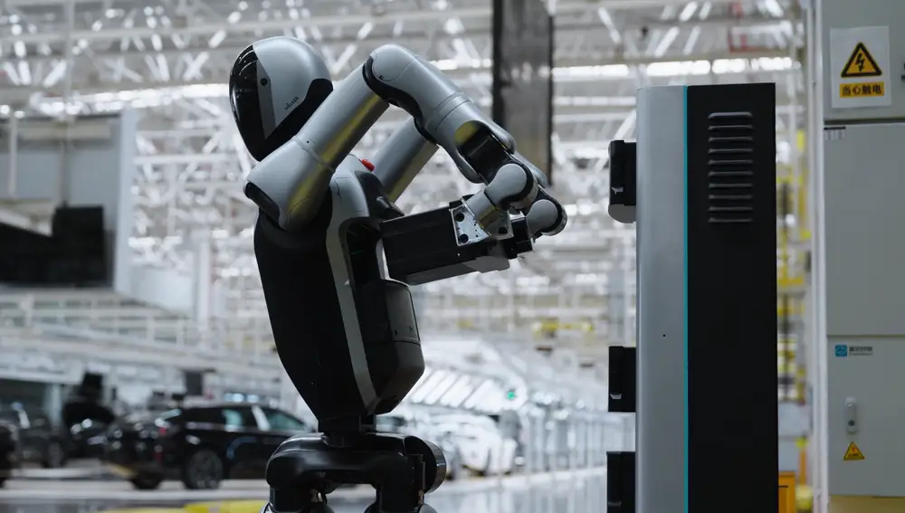 Walker S2, en el proceso de cambiarse la batería.