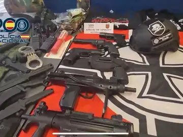 Sucesos.- Desarticulada la primera célula terrorista supremacista de carácter aceleracionista detectada en España La Policía Nacional ha desarticulado en Castellón la primera célula terrorista supremacista blanca y de caracter aceleracionista detectada en España, que ya había "manifestado su disposición a realizar atentados" siguiendo los postulados de 'The Base'. REMITIDA / HANDOUT por DESARTICULADA LA PRIMERA CÉLULA TERRORISTA SUPREMA Fotografía remitida a medios de comunicación exclusivamente para ilustrar la noticia a la que hace referencia la imagen, y citando la procedencia de la imagen en la fir...