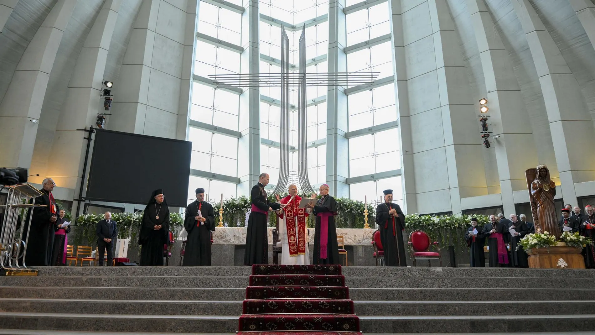 El Papa denuncia en el Líbano a quienes "especulan sin escrúpulos" con la "desesperación de quien no tiene alternativas"