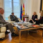 Isabel Blanco durante su reunión con el embajador de España en la República Argentina, Joaquín María de Arístegui