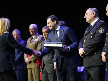 Juanma Moreno, durante el día de la Unidad de Policía Adscrita
