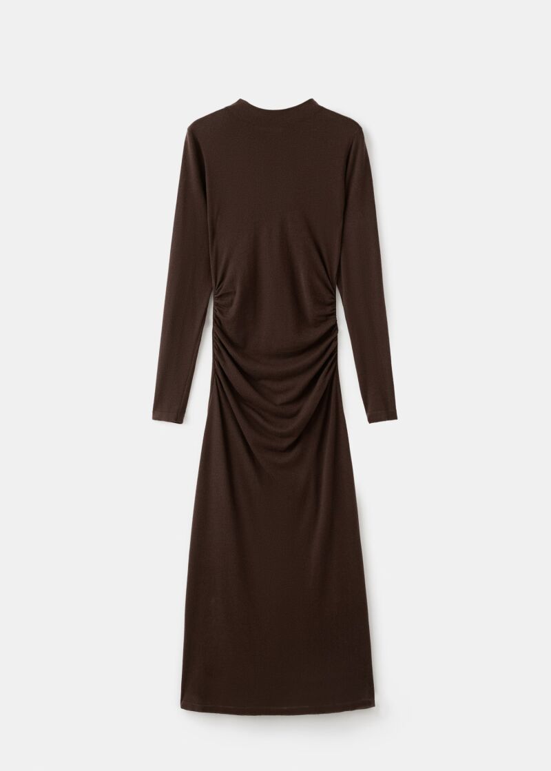 Vestido de punto cuello perkins.