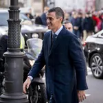 AMP.- Pedro Sánchez será entrevistado este martes en el programa 'Cafè d'idees', de TVE, y en 'El Món' de RAC1