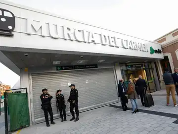 El Supremo rechaza entregar a la Asamblea de Murcia información sobre presuntas mordidas de la trama Koldo por el AVE El Supremo rechaza entregar a la Asamblea de Murcia información sobre presuntas mordidas de la trama Koldo por el AVE