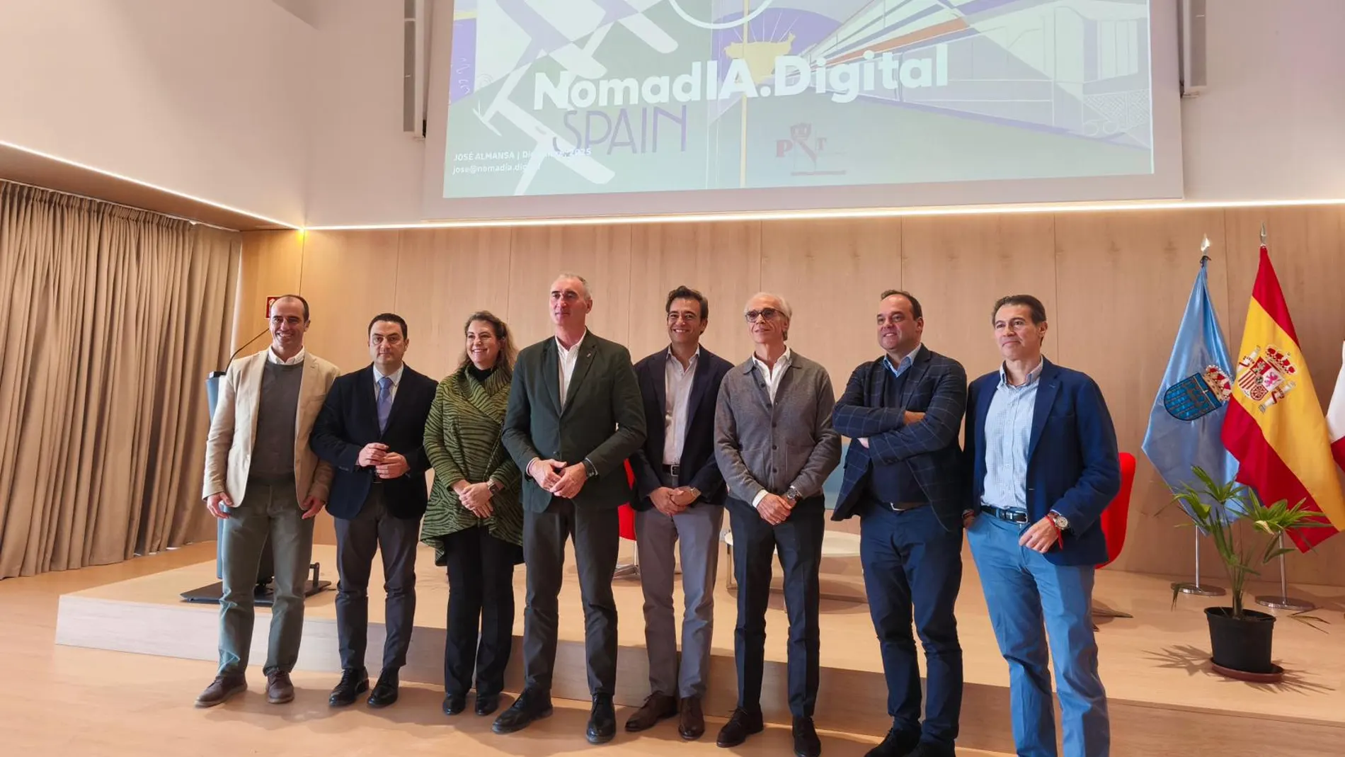 El alcalde de Segovia, José Mazarías, entre otras autoridades, presentan la plataforma