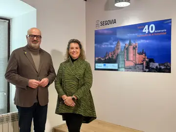 La concejala de Turismo, May Escobar y el concejal de Cultura, Juan Carlos Monroy, presentan la programación La concejala de Turismo, May Escobar y el concejal de Cultura, Juan Carlos Monroy, presentan la programación