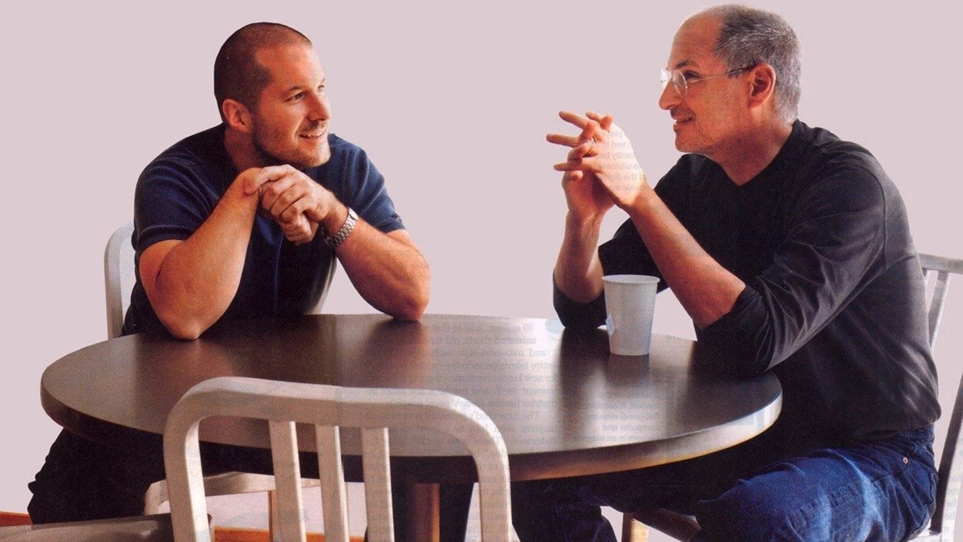 Jony Ive, exjefe de diseño de Apple, sobre algunas decisiones de la compañía: "Muchas veces me pregunto si eso lo hubiera hecho Steve Jobs"