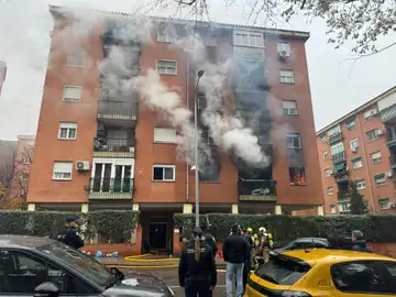 Sucesos.- AMP.- Dos policías y un vecino de 52 años hospitalizados por el incendio de un bloque de viviendas en Toledo Sucesos.- AMP.- Dos policías y un vecino de 52 años hospitalizados por el incendio de un bloque de viviendas en Toledo