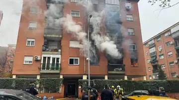 Sucesos.- AMP.- Dos policías y un vecino de 52 años hospitalizados por el incendio de un bloque de viviendas en Toledo Sucesos.- AMP.- Dos policías y un vecino de 52 años hospitalizados por el incendio de un bloque de viviendas en Toledo