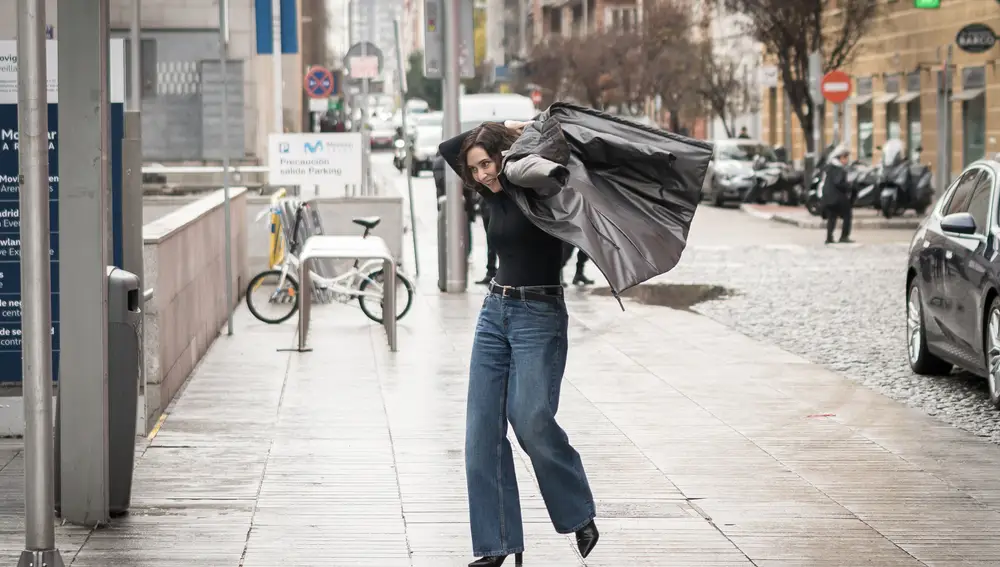 Ayuso visita las instalaciones del pabellón de eventos del Movistar Arena