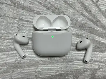 AirPods 4 AirPods 4