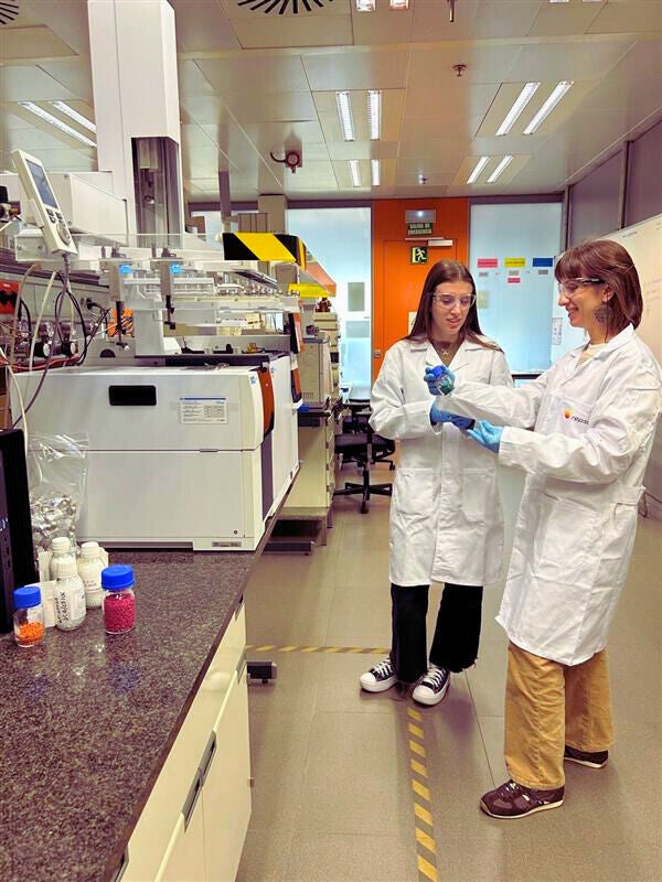 Paula Martínez pasó dos meses completos en el centro de I+D de la compañía en Móstoles