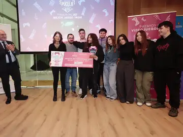 Jesús Julio Carnero hace entrega de los primeros premios de videojuegos ‘Pucela Game Awards’ Jesús Julio Carnero hace entrega de los primeros premios de videojuegos ‘Pucela Game Awards’