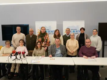 Miembros de Cermi Castilla y León tras la lectura del manifiesto Miembros de Cermi Castilla y León tras la lectura del manifiesto
