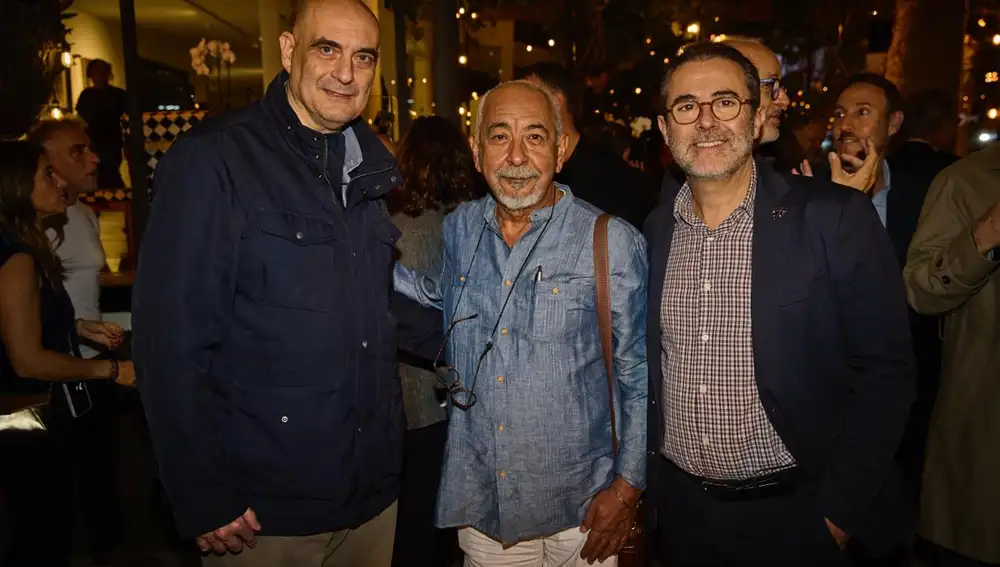 Xavier Bosch, Leonardo Padura y Emili Rosales