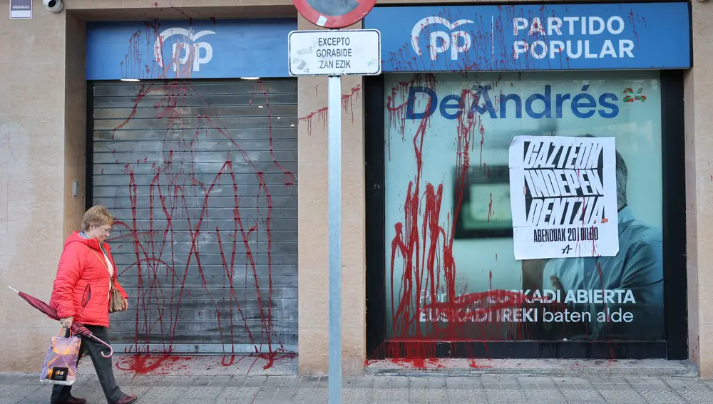 El PP denuncia un ataque de las juventudes de la izquierda abertzale a su sede en Bilbao