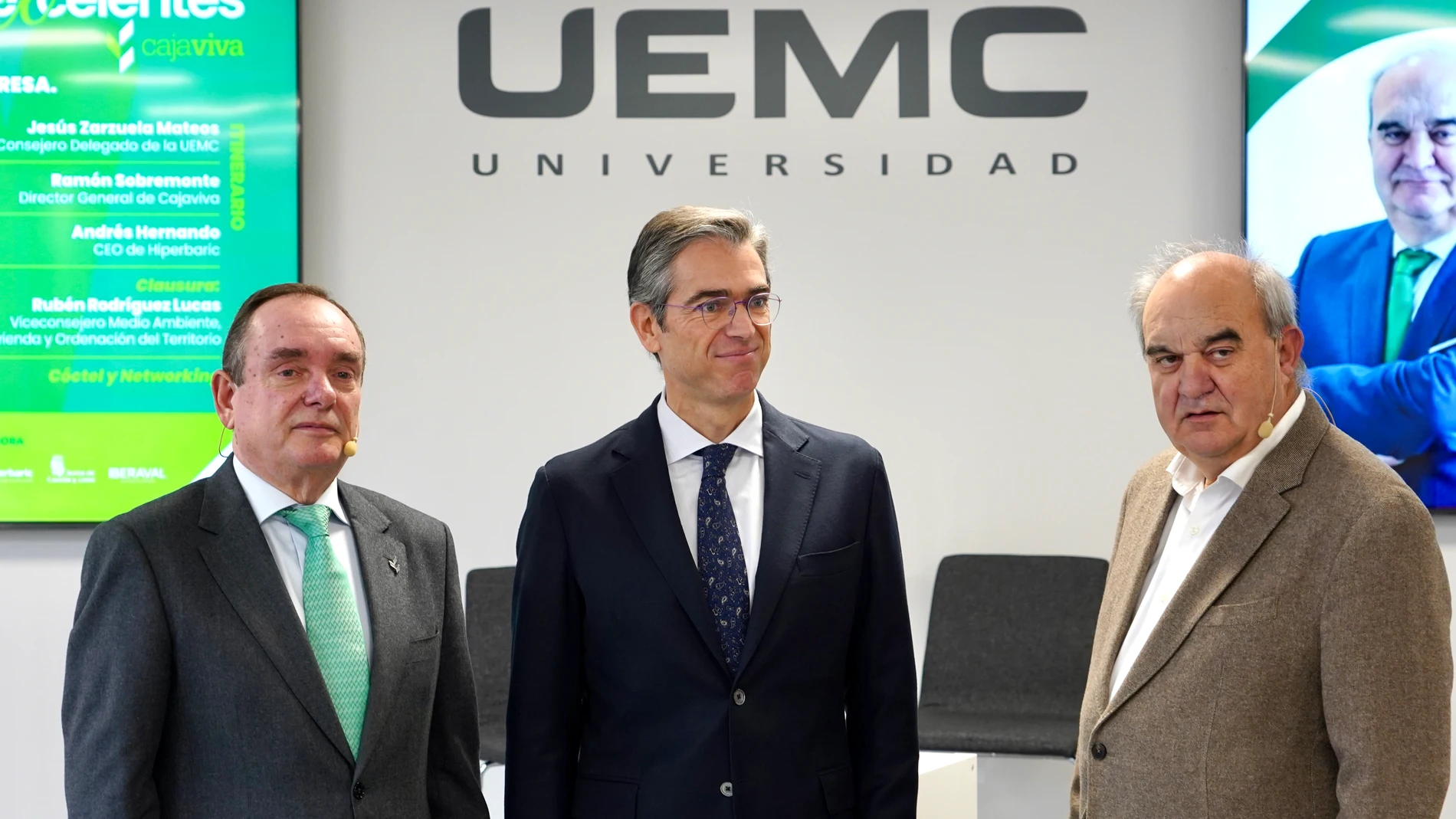 El CEO de Hiperbaric, Andrés Hernando, protagoniza una nueva edición de ‘Excelentes’, el ciclo que organizan Cajaviva y la UEMC. En la imagen junto al director general de Cajaviva Ramón Sobremontes y el consejero delegado de la UEMC Jesús Zarzuela