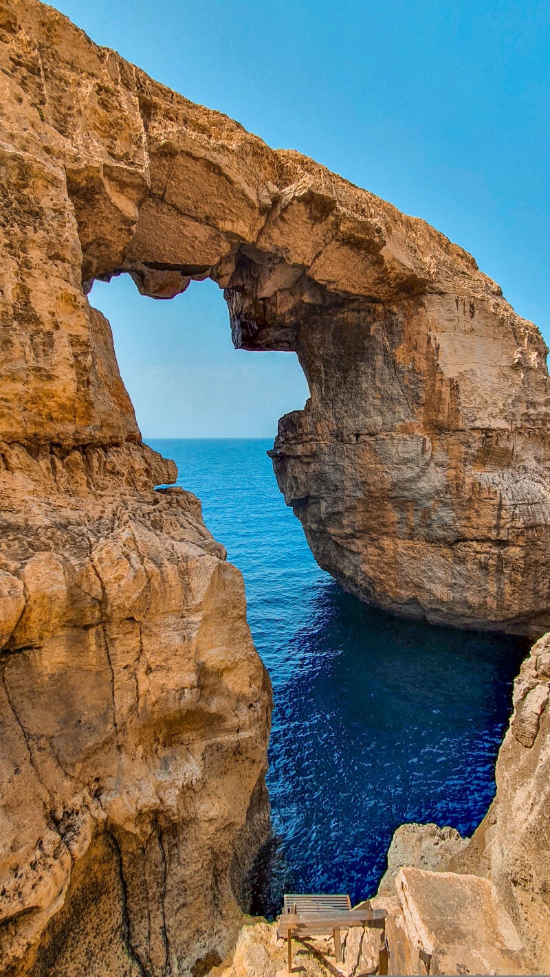 La ventana de Wied il-Mielah Window es un arco natural de piedra caliza
