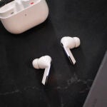 Los Samsung Galaxy Buds3 Pro en color blanco