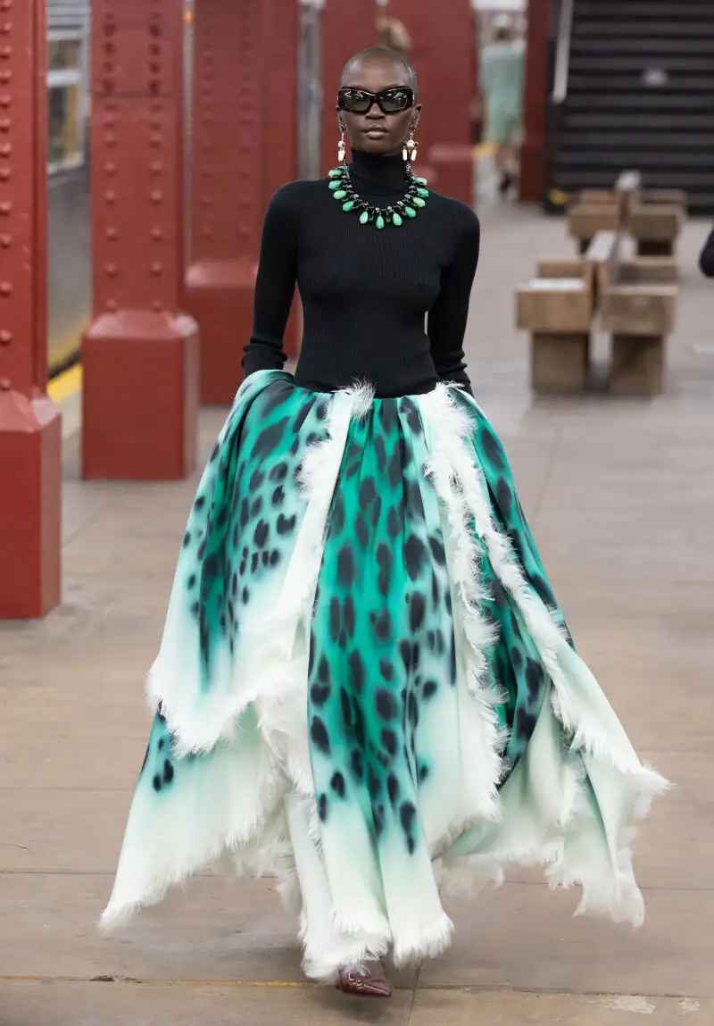 CHANEL 2025/26 M'tiers d'art Fashion Show