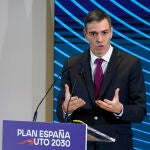 Pedro S&aacute;nchez asiste a la clausura del acto de presentaci&oacute;n del Plan Espa&ntilde;a Auto 2030