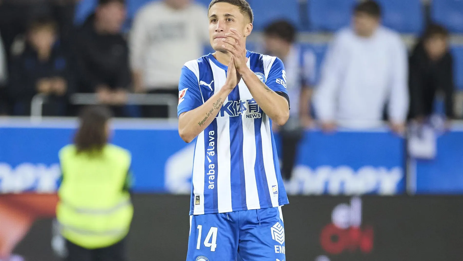 Fútbol.- El argentino Nahuel Tenaglia amplía hasta 2029 su contrato con el Deportivo Alavés