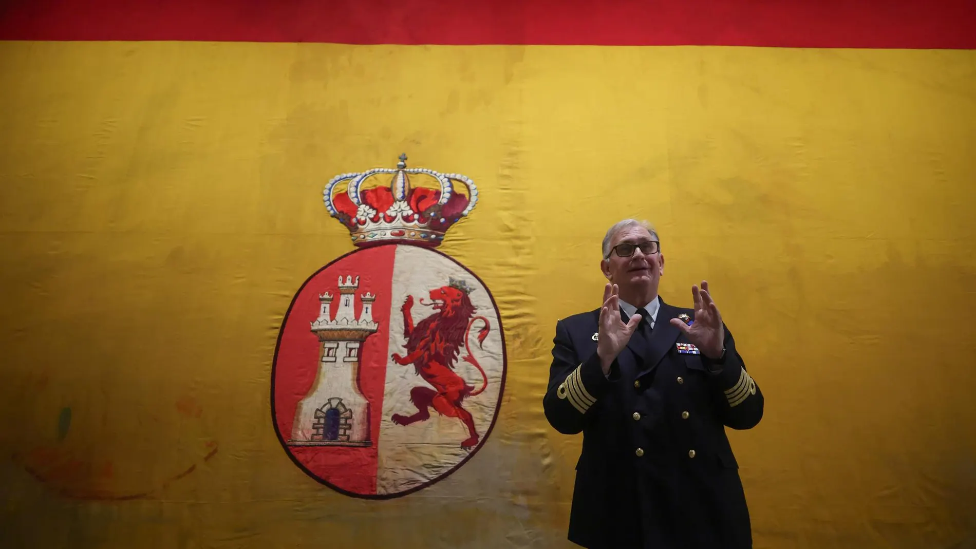 La Armada inaugura en el Museo Naval una exposición sobre la bandera de España: "Tiene vida y nos representa a todos"