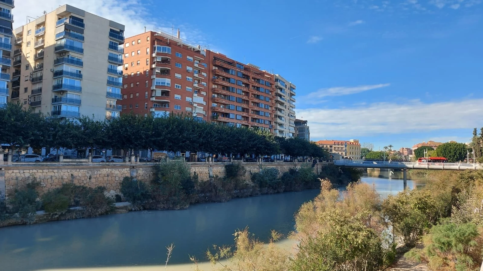 Viviendas junto al río Segura a su paso por Murcia EUROPA PRESS 03/12/2025
