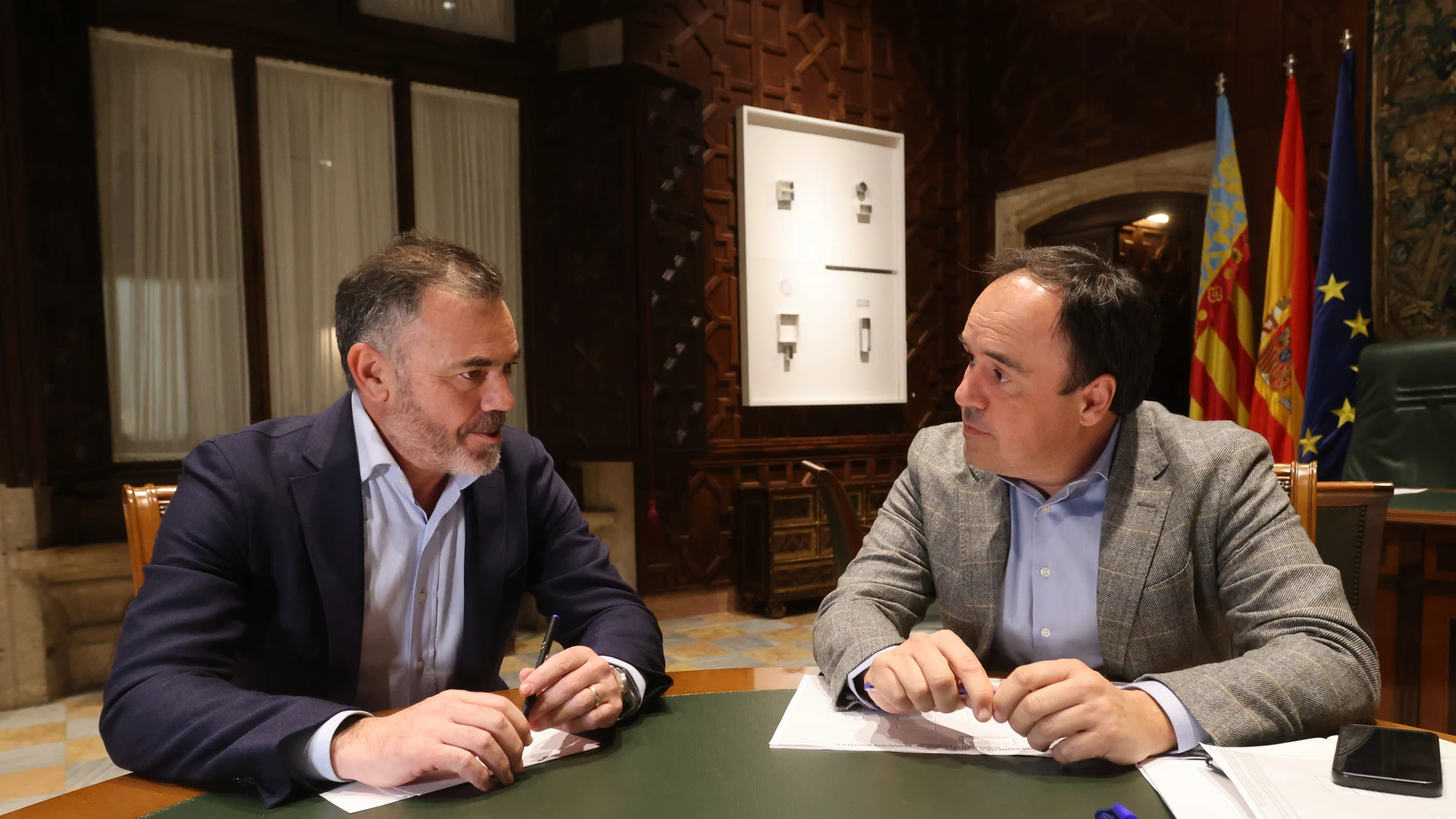 El presidente Pérez Llorca con su nuevo vicepresidente y conseller de Presidencia, Pepe Díez