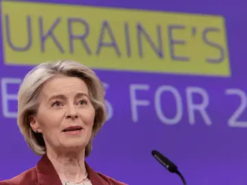 Weekly meeting of the College of EU Commissioners in Brussels BELGIUM (BRUSSELS), 03/12/2025.- European Commission President Ursula von der Leyen speaks during a press conference on addressing Ukraine's financing needs for 2026–2027, following the weekly meeting of the College of Commissioners in Brussels, Belgium, 03 December 2025. (Bélgica, Ucrania, Bruselas) EFE/EPA/OLIVIER MATTHYS