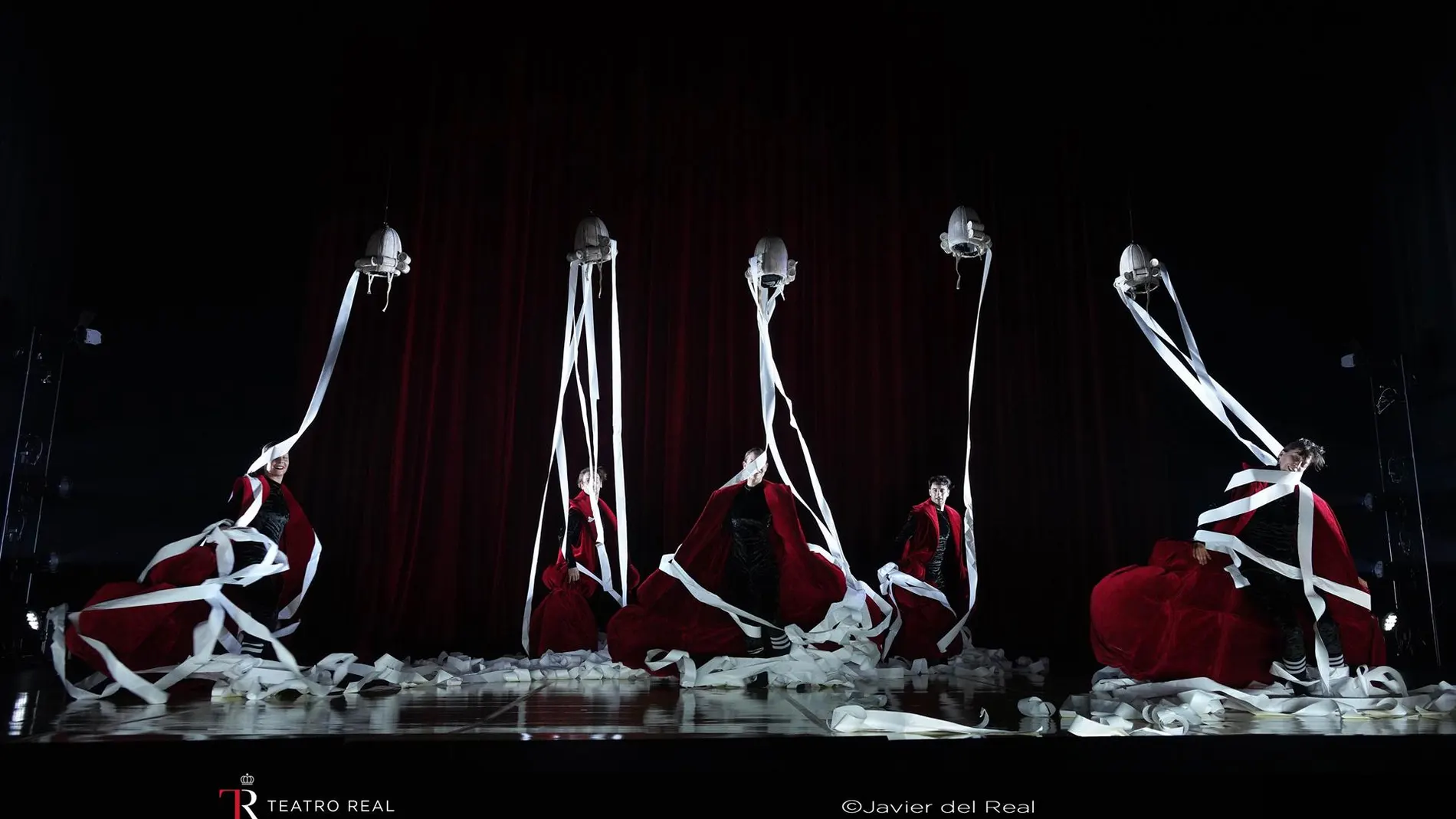 MADRID.-El Real Teatro de Retiro programa 12 funciones de la obra 'Va de Bach' de la compañía Aracaladanza