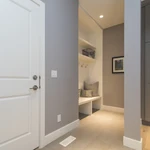 ¿Se puede cambiar la puerta de entrada de tu vivienda sin restricciones? Esto es lo que dice la Ley de Propiedad Horizontal