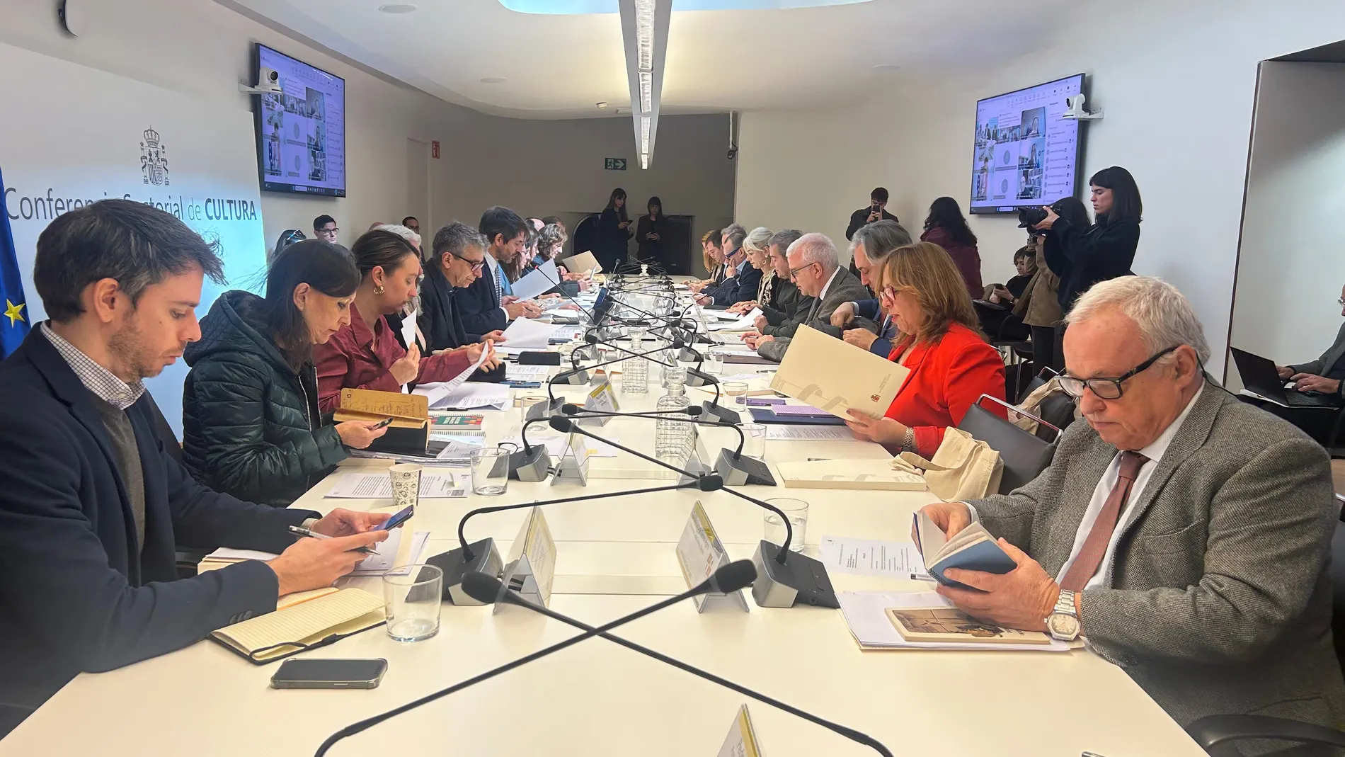 Gonzalo Santonja participa en la sectorial de Cultura