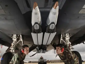 GBU-39, la bomba planeadora que EE. UU. ha perdido en Beirut y quiere recuperar antes de que caiga en manos de China o Rusia. GBU-39, la bomba planeadora que EE. UU. ha perdido en Beirut y quiere recuperar antes de que caiga en manos de China o Rusia.