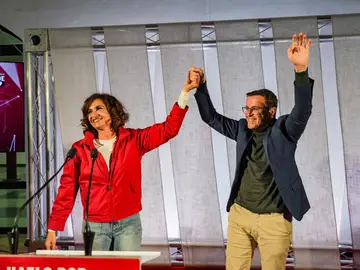 El candidato del PSOE a la Presidencia de la Junta de Extremadura, Miguel Ángel Gallardo, y la ministra María Jesús Montero en un acto de precampaña del 21D en Almendralejo (Badajoz) El candidato del PSOE a la Presidencia de la Junta de Extremadura, Miguel Ángel Gallardo, y la ministra María Jesús Montero en un acto de precampaña del 21D en Almendralejo (Badajoz) REMITIDA / HANDOUT por PSOE DE EXTREMADURA Fotografía remitida a medios de comunicación exclusivamente para ilustrar la noticia a la que hace referencia la imagen, y citando la procedencia de la imagen en la firma 03/12/2025
