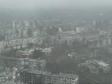 Imagen de la localidad de Myrnohrad (Donetsk) tras un bombardeo ruso This image made from a December 2025 video provided by the Ukrainian Defense Forces shows the heavily-bombed city of Myrnohrad in eastern Ukraine's Donetsk region. (Ukrainian Defense Forces via AP)