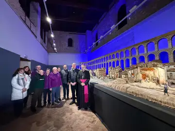 El alcalde de Segovia, José Mazarías, inaugura el Belén Municipal El alcalde de Segovia, José Mazarías, inaugura el Belén Municipal