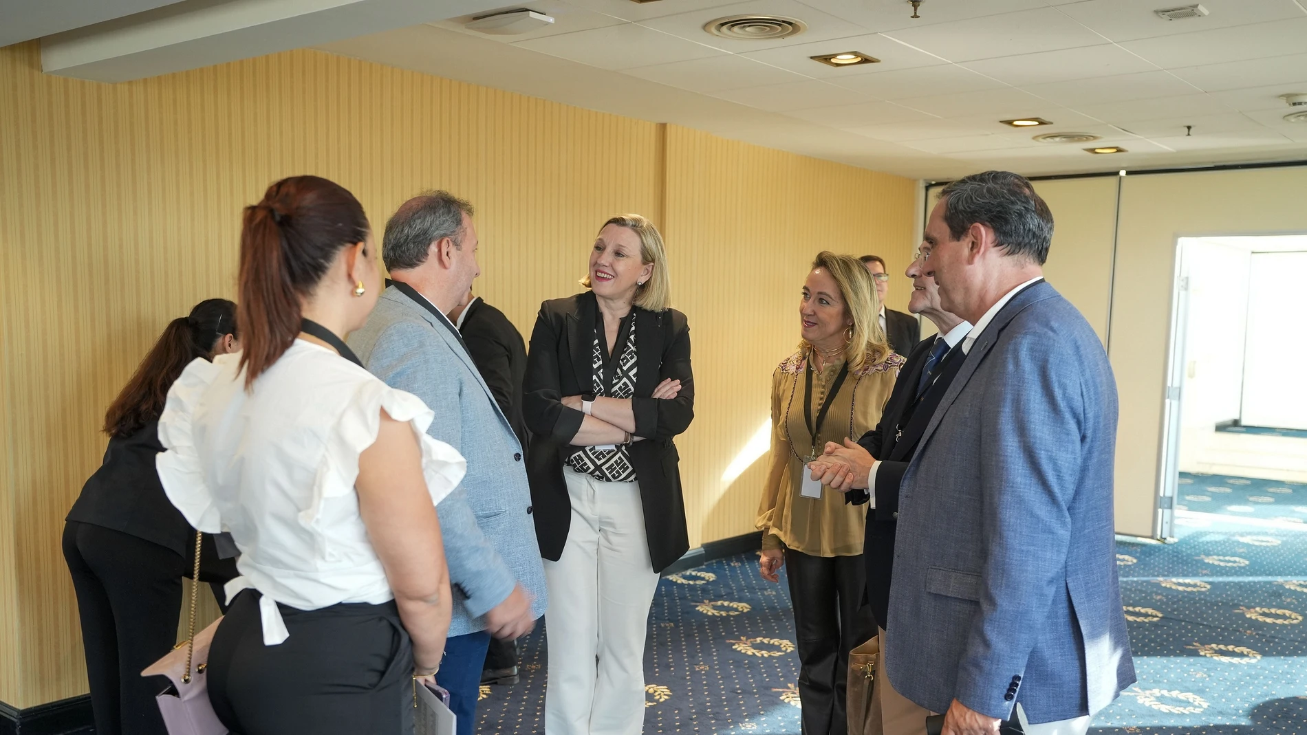 La vicepresidenta, Isabel Blanco, mantiene un encuentro con empresarios argentinos