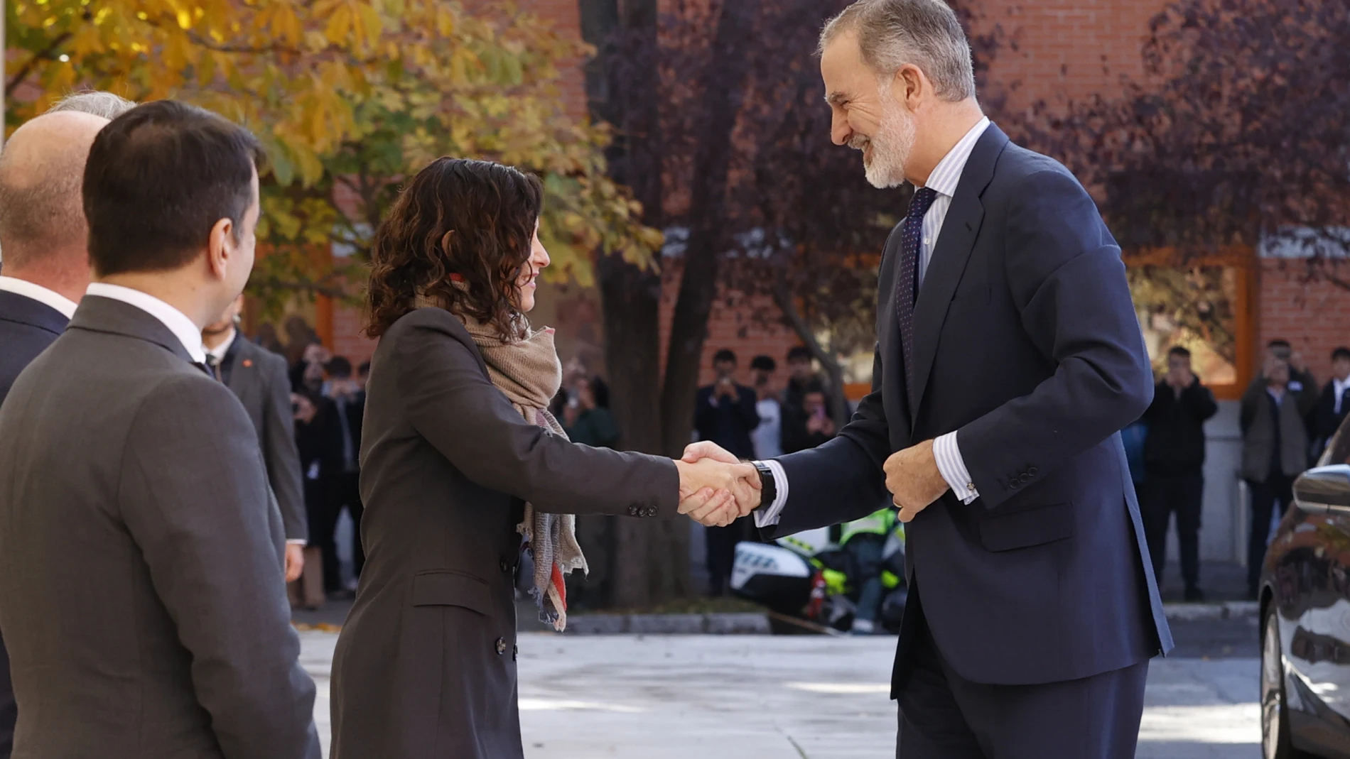 El look de Ayuso junto al Rey.