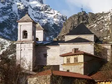 La "catedral rosa" que fascina en la Montaña Leonesa La "catedral rosa" que fascina en la Montaña Leonesa