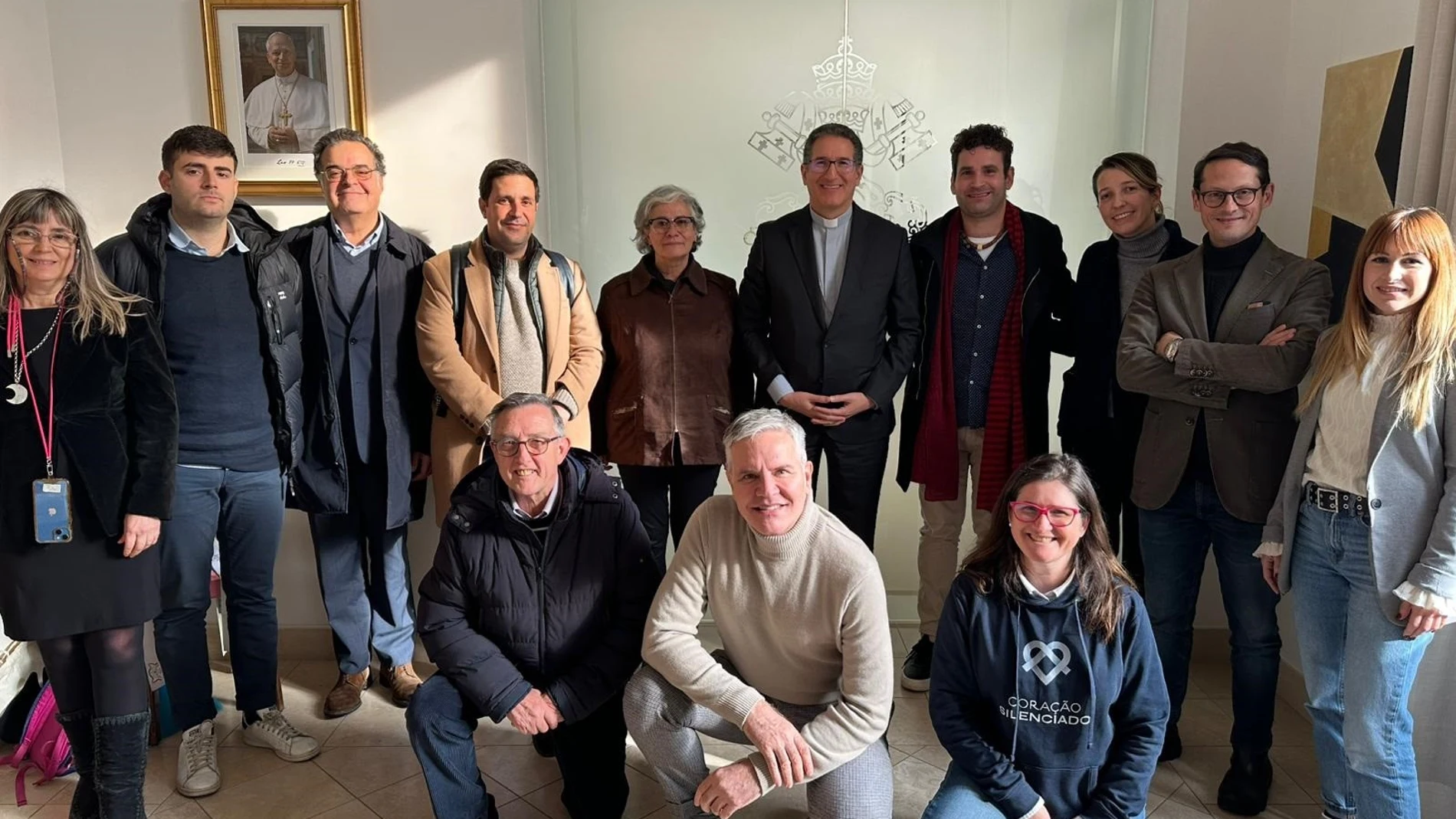 Asociaciones de víctimas en el marco de la reunión con la Comisión para la protección de los menores del Vaticano. REMITIDA / HANDOUT por ANIR Fotografía remitida a medios de comunicación exclusivamente para ilustrar la noticia a la que hace referencia la imagen, y citando la procedencia de la imagen en la firma 03/12/2025