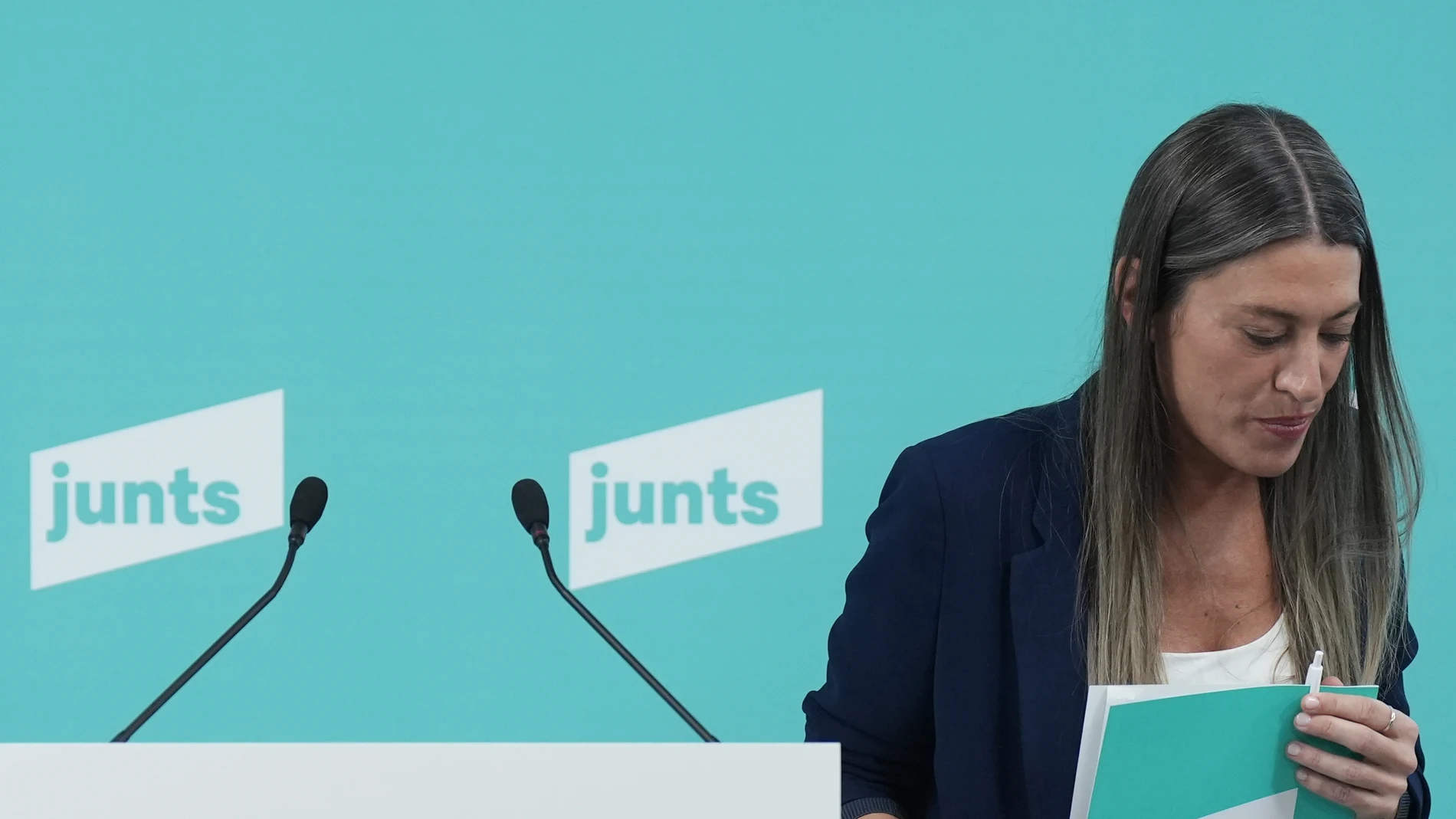 La portavoz de Junts en el Congreso, Miriam Nogueras, durante una rueda de prensa, a 3 de diciembre de 2025, en Barcelona, Catalunya (España). Nogueras, en respuesta a los acercamientos de Sánchez, ha asegurado que no han cambiado su posición en relación con el PSOE, con quien rompieron relaciones, y les ha emplazado a tomar decisiones.03 DICIEMBRE 2025David Zorrakino / Europa Press03/12/2025