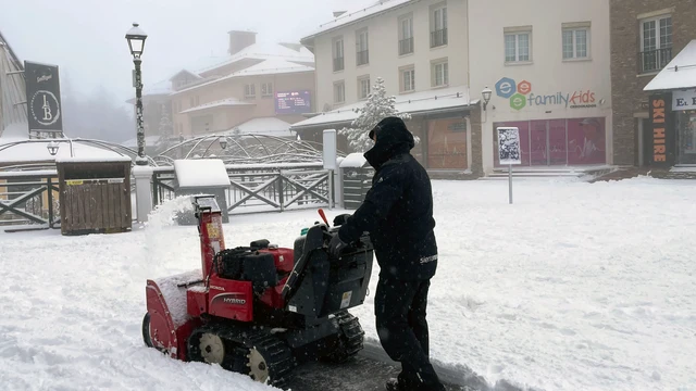 Sierra Nevada suma hasta 10 centímetros de nieve y valora ampliar la oferta esquiable