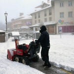 Sierra Nevada suma hasta 10 cent&iacute;metros de nieve y valora ampliar la oferta esquiable