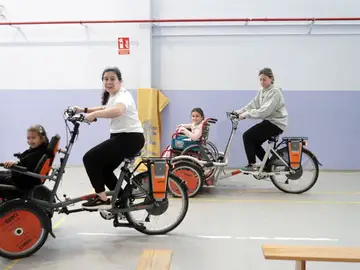 La UEMC organiza una actividad de familiarización con bicicletas adaptadas de BIKI con motivo del Día Internacional de las Personas con Discapacidad La UEMC organiza una actividad de familiarización con bicicletas adaptadas de BIKI con motivo del Día Internacional de las Personas con Discapacidad