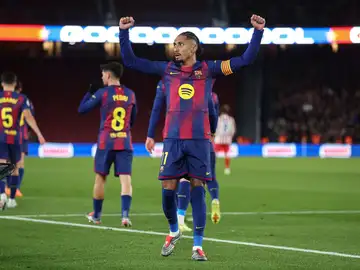 Raphinha celebrando un gol Raphinha celebrando un gol