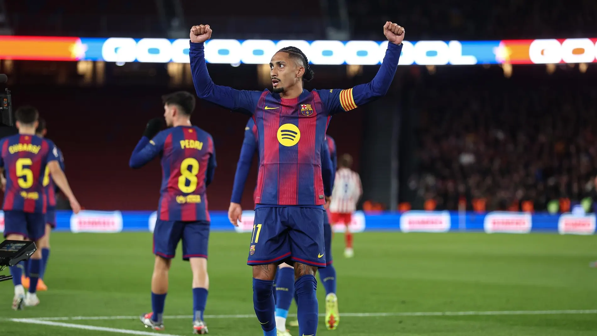 Raphinha celebrando un gol