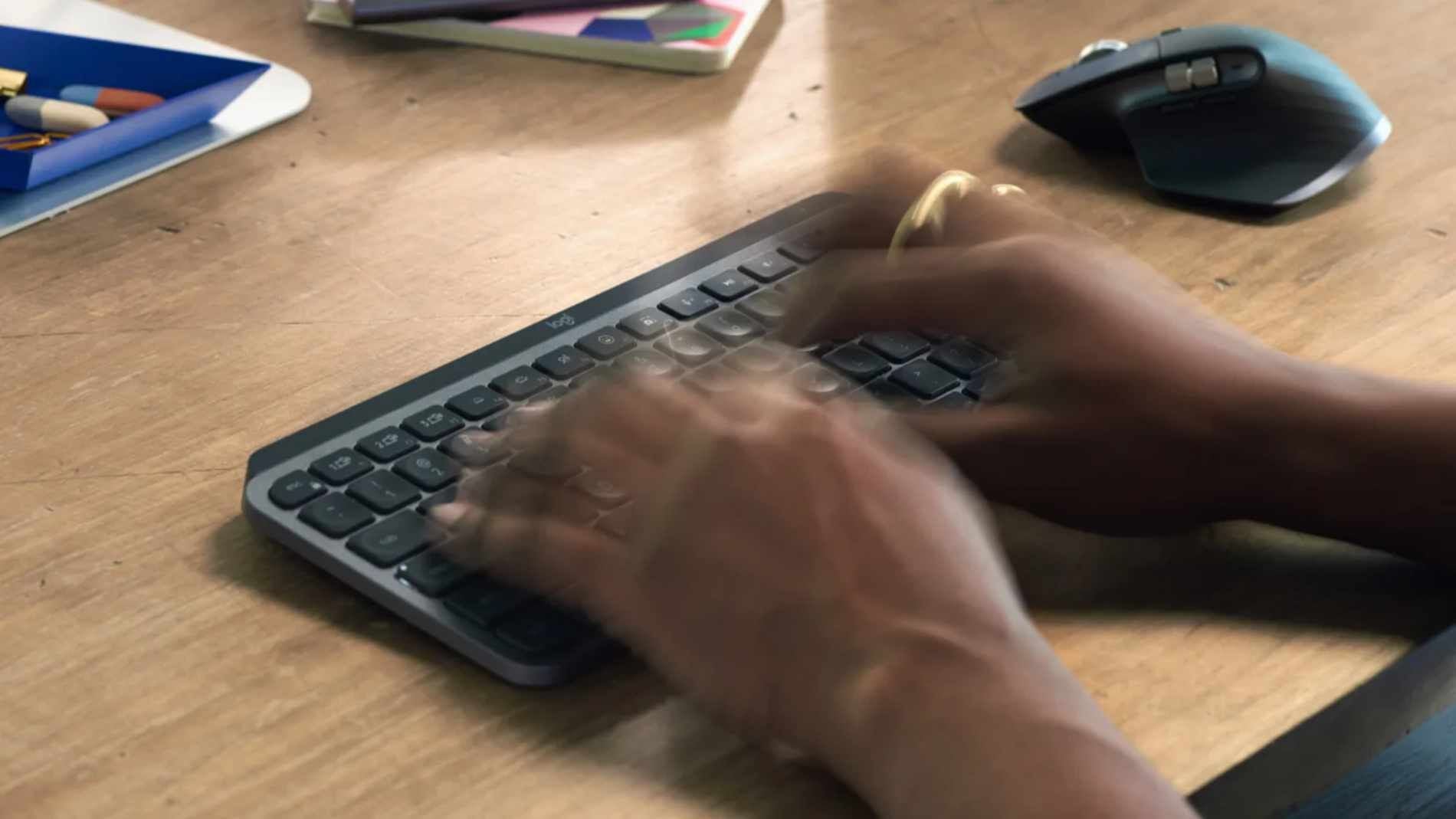 Este teclado Logitech es el cambio que tu espacio de trabajo estaba ...